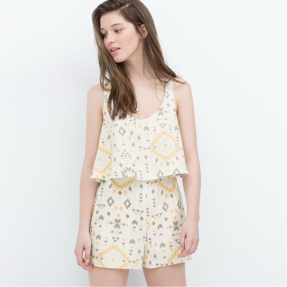 ZARA Aztec Geometric Print Romper Shorts Flyaway Back Cream Yellow Gray Size XS‎